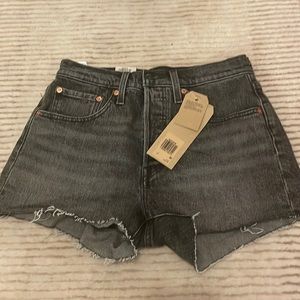 NWT Levi’s 501 shorts grey size 27